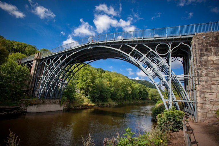 L’Iron Bridge sul fiume Severn in Inghilterra