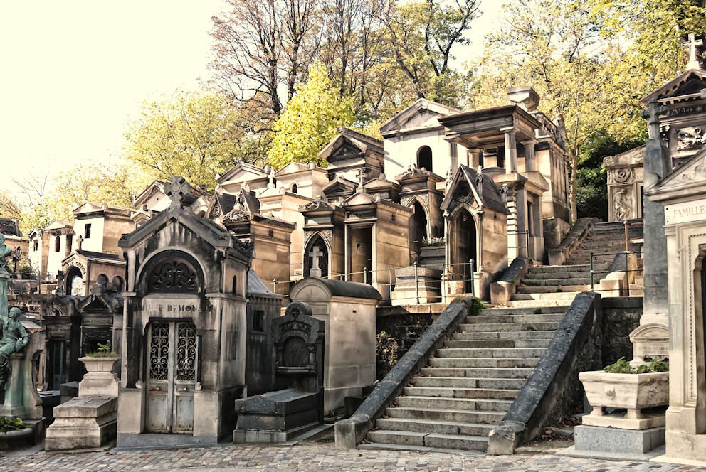 28. Il cimitero Père Lachaise di Parigi.jpg