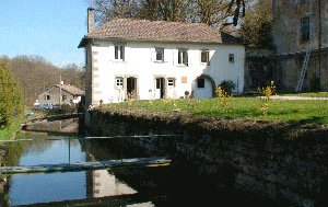Bains-les-Bains_-_Manifacture_Royale4.jpg