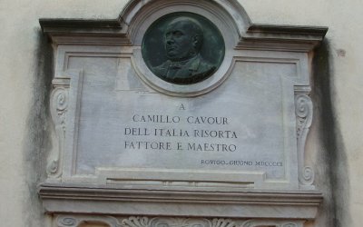Rovigo_-_Lapide_comm__a_Camillo_Cavour_rete.comuni-italiani.it.jpg